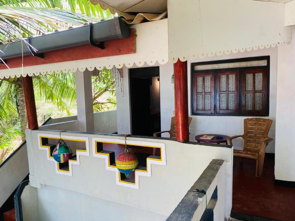 Chandi Gaya Beach Guesthouse Tangalle Bagian luar foto