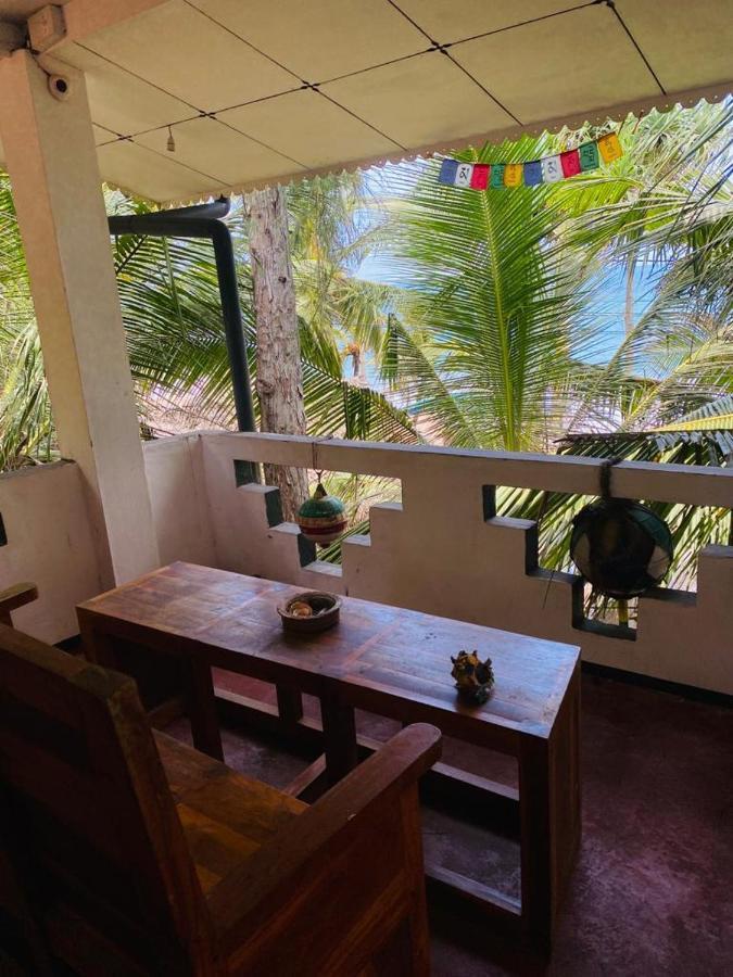 Chandi Gaya Beach Guesthouse Tangalle Bagian luar foto