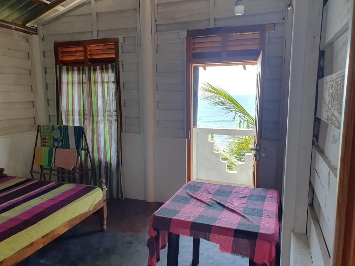 Chandi Gaya Beach Guesthouse Tangalle Bagian luar foto