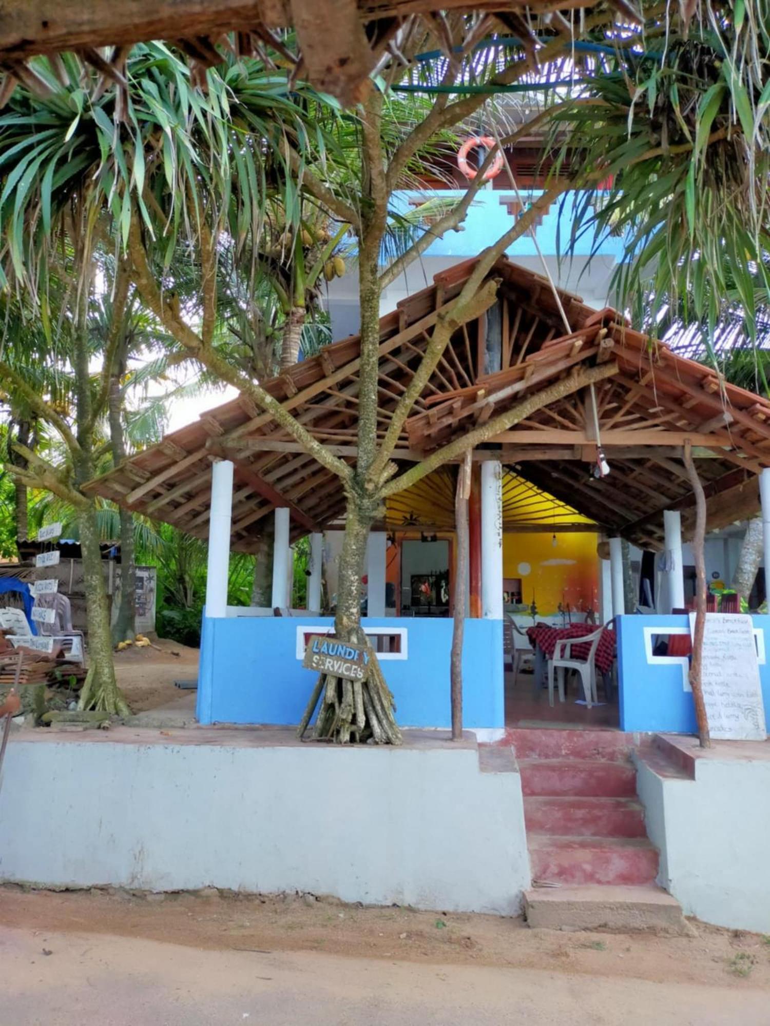 Chandi Gaya Beach Guesthouse Tangalle Bagian luar foto