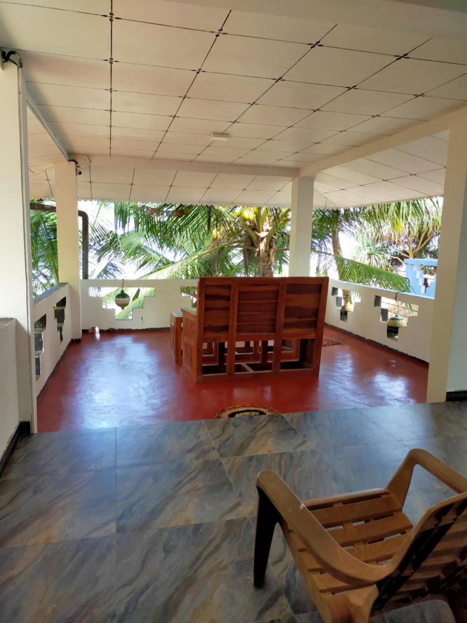 Chandi Gaya Beach Guesthouse Tangalle Bagian luar foto