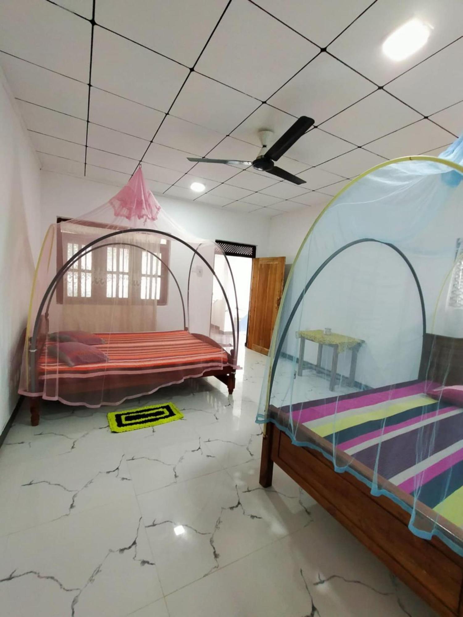 Chandi Gaya Beach Guesthouse Tangalle Ruang foto