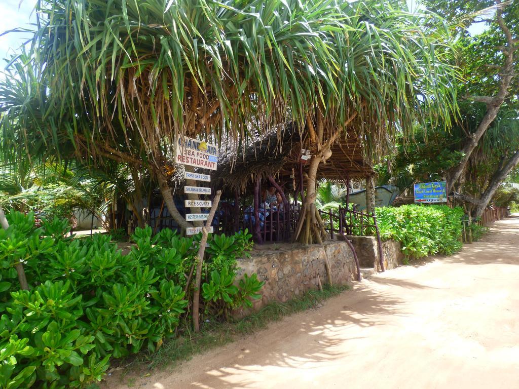Chandi Gaya Beach Guesthouse Tangalle Bagian luar foto